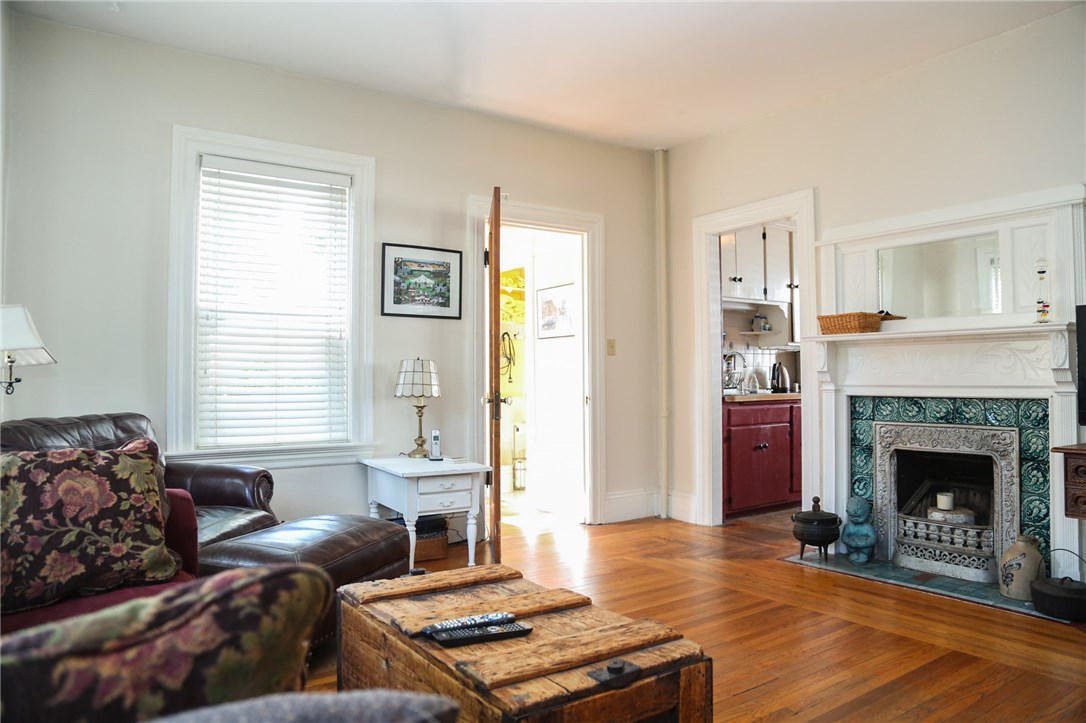 98 Rutherglen Avenue Providence, RI 02907 - Photo 10 of 40 Gallery Image 10