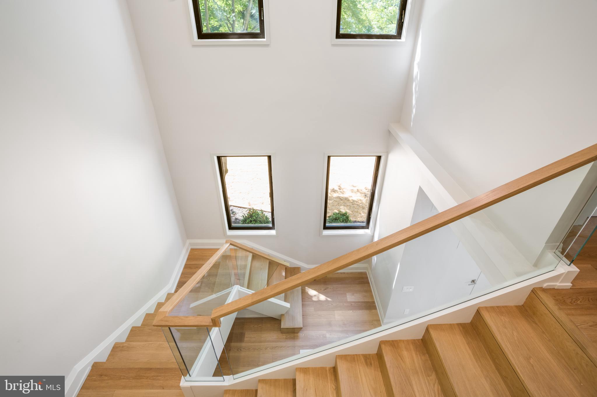 2700 Foxhall Road Northwest Washington, DC 20007 - Photo 9 of 24 Primary Staircase