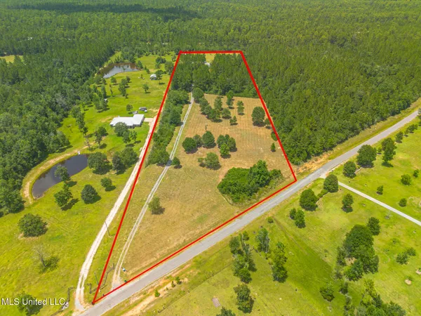 $470,000 | 349 CCC Road, Perkinston, MS 39573