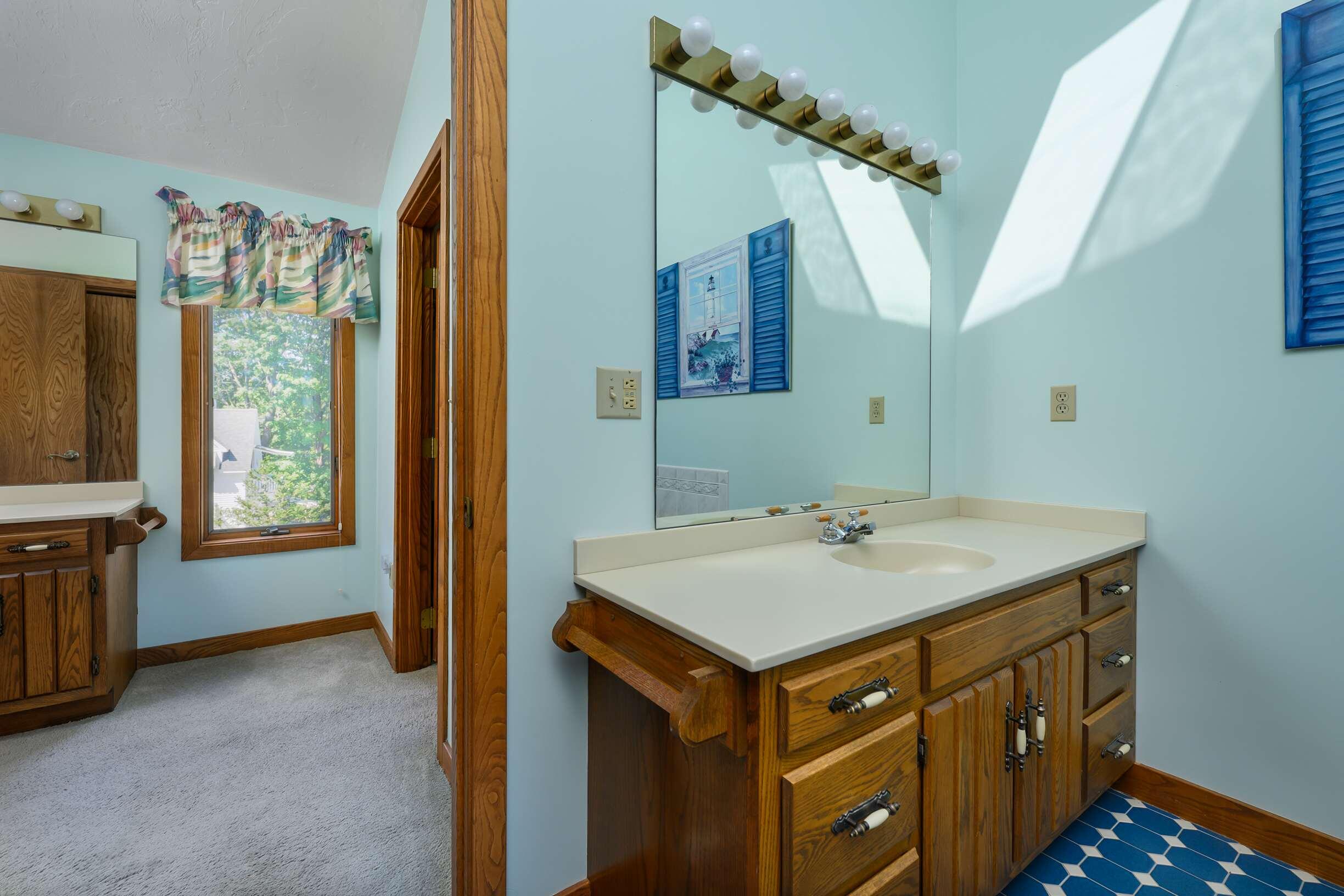 25 Fieldstone Lane Ogunquit, ME 03907 - Photo 18 of 30 15b-Bathroom 3-3 Primary