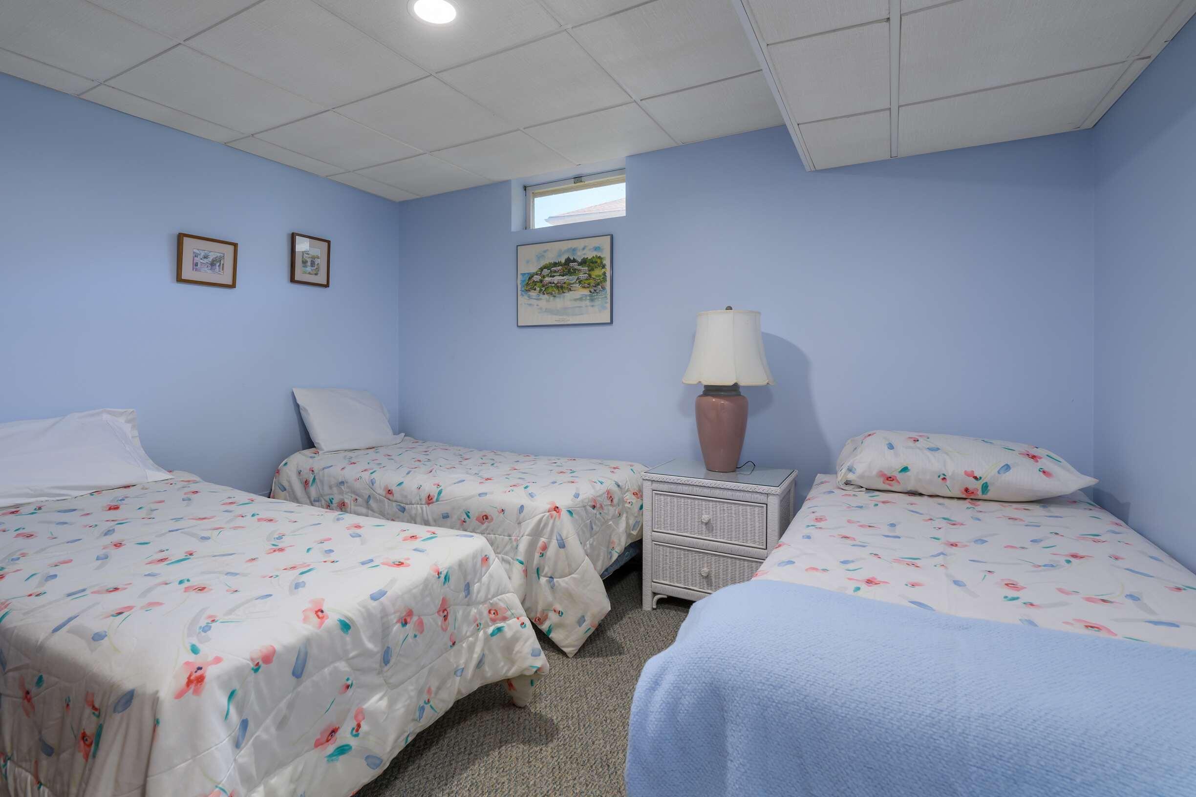 25 Fieldstone Lane Ogunquit, ME 03907 - Photo 28 of 30 Bedroom 5