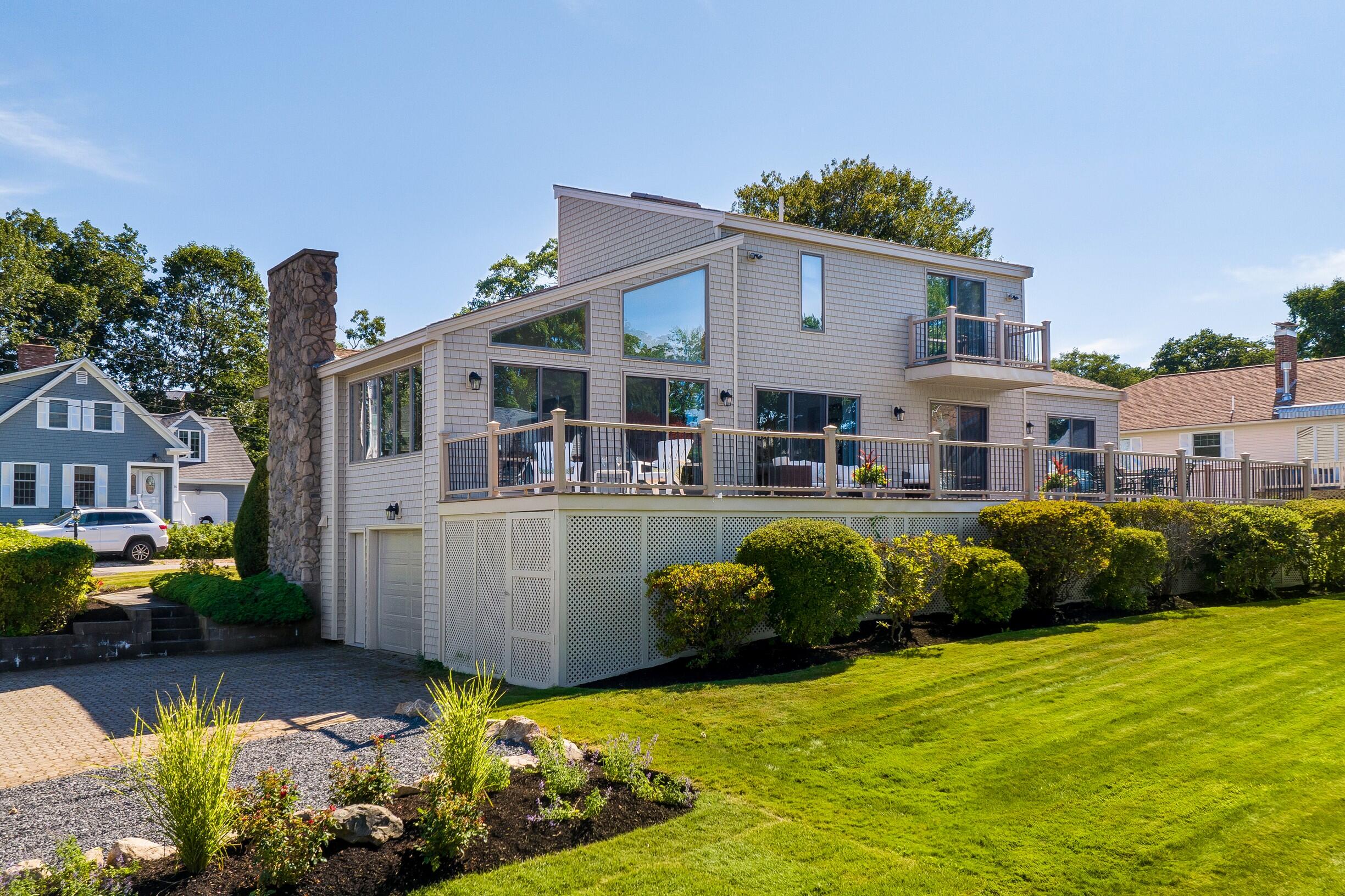 25 Fieldstone Lane Ogunquit, ME 03907 - Photo 3 of 30 Rear Deck