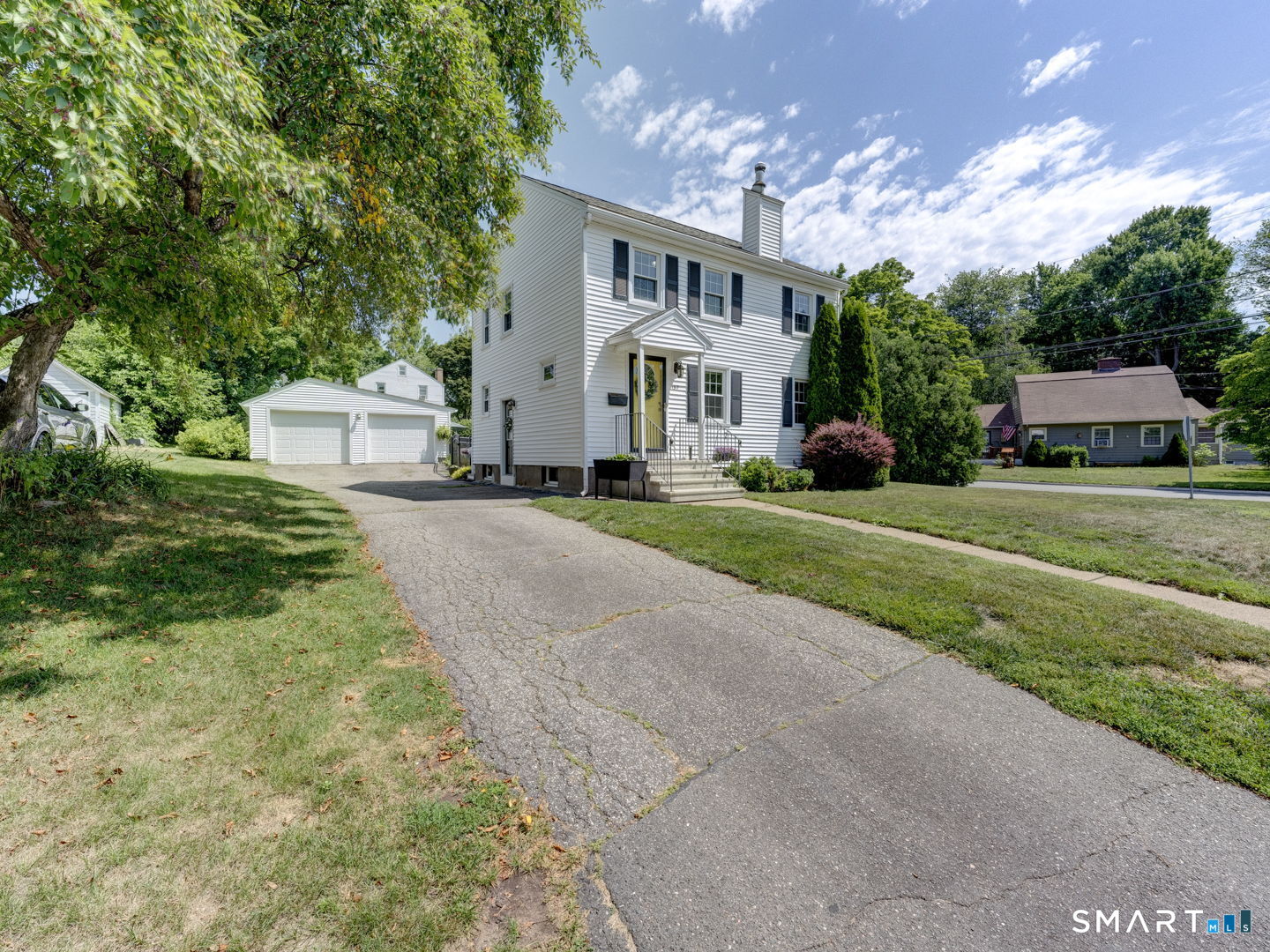 137 Green Road Manchester, CT 06042 - Photo 2 of 37