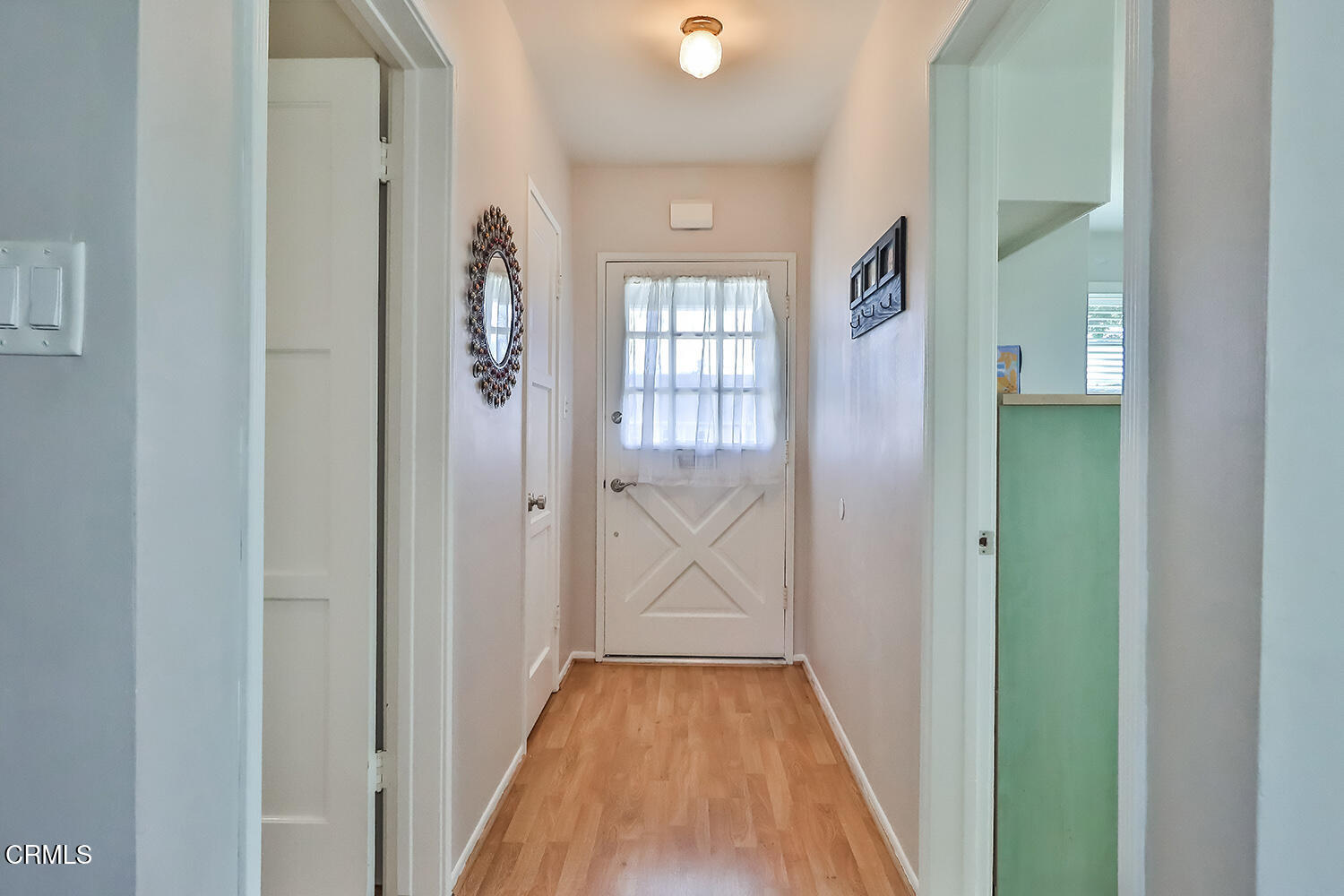 2671 Beacon Avenue Ventura, CA 93003 - Photo 6 of 37 BE4aFront and Entry6