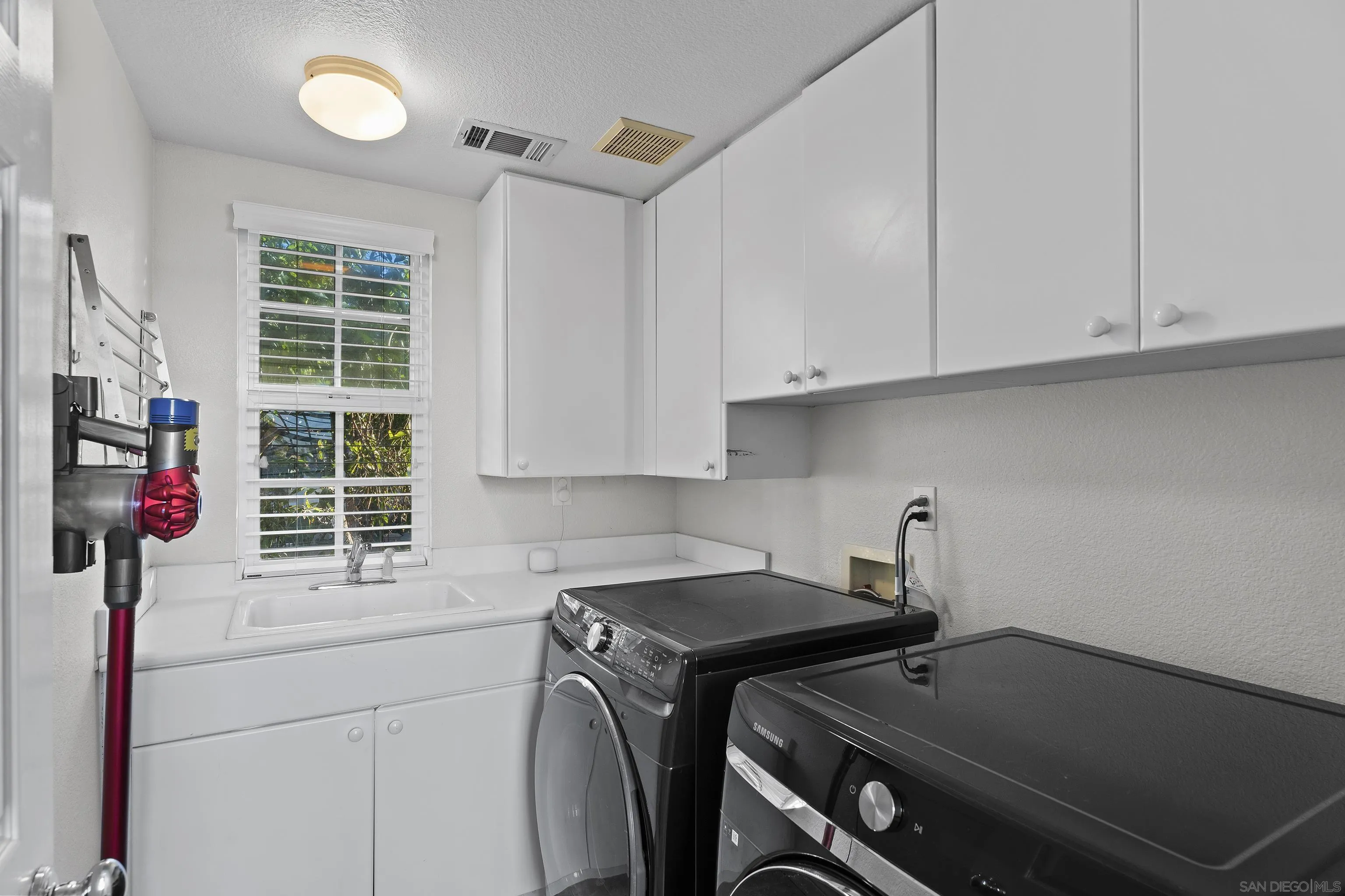 576 Samuel Court Encinitas, CA 92024 - Photo 27 of 36