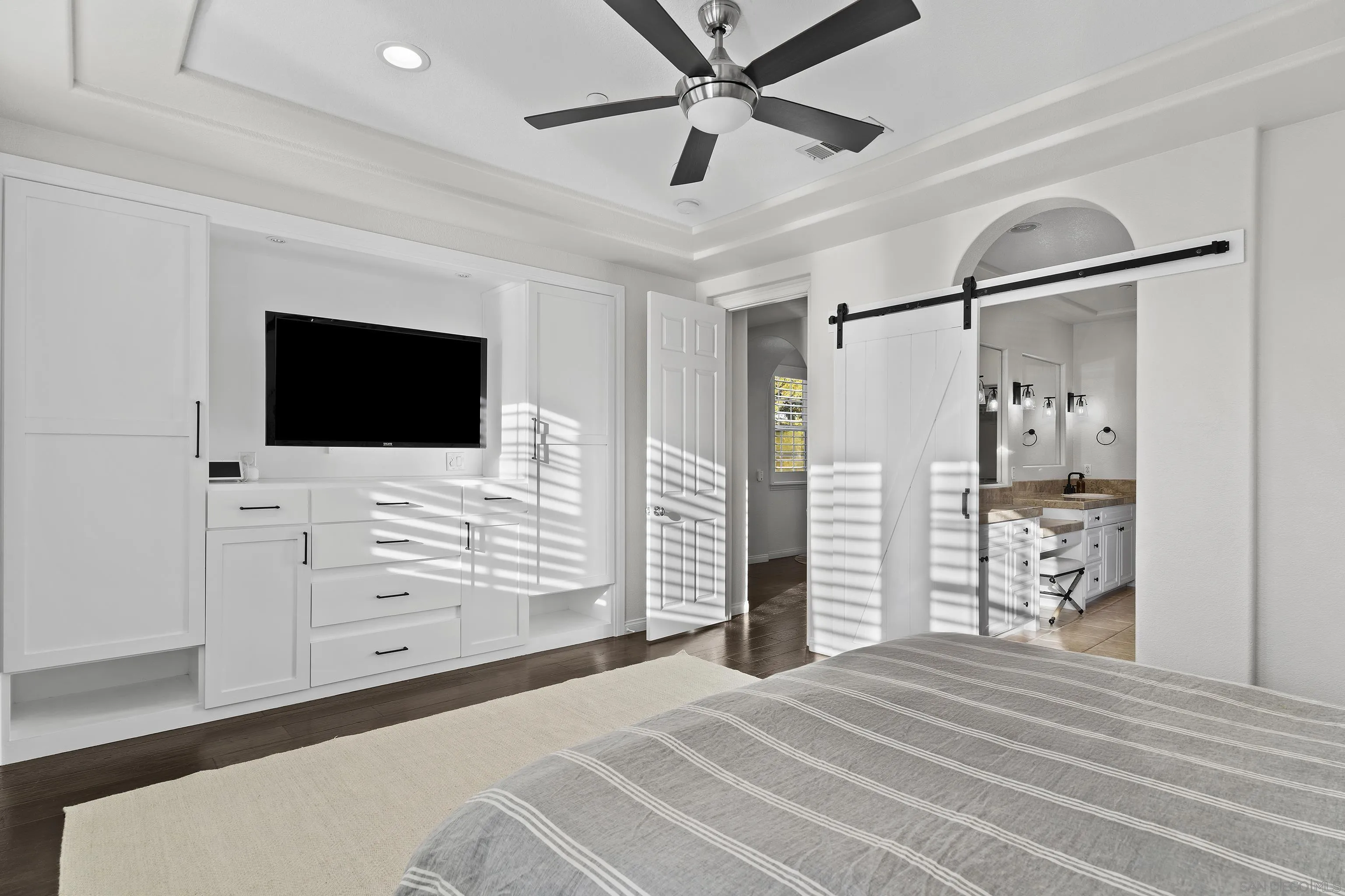 576 Samuel Court Encinitas, CA 92024 - Photo 5 of 36