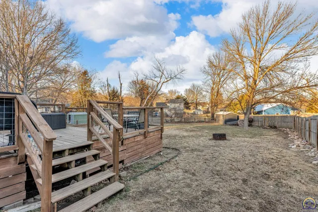 $299,900 | 3764 Southwest Deer Trail Drive, Topeka, KS 66610