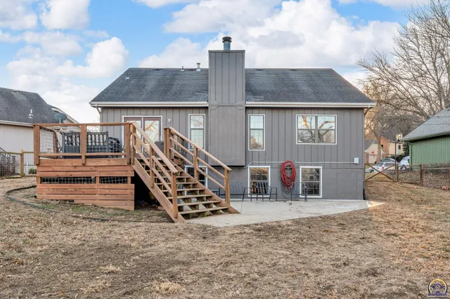 $299,900 | 3764 Southwest Deer Trail Drive, Topeka, KS 66610