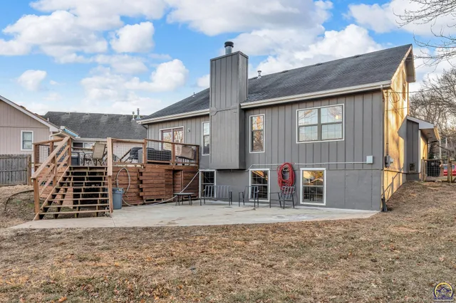 $299,900 | 3764 Southwest Deer Trail Drive, Topeka, KS 66610