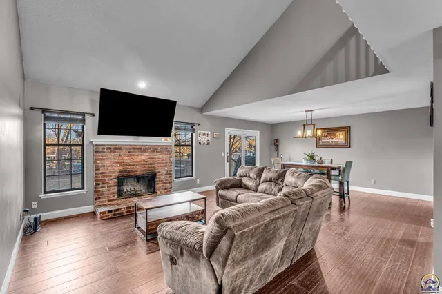 $299,900 | 3764 Southwest Deer Trail Drive, Topeka, KS 66610