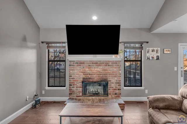 $299,900 | 3764 Southwest Deer Trail Drive, Topeka, KS 66610