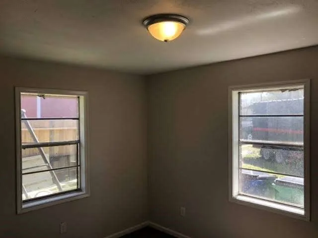 $1,299 | 609 West 6th Street, Sweeny, TX 77480