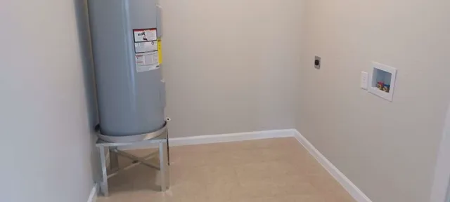 $1,299 | 609 West 6th Street, Sweeny, TX 77480