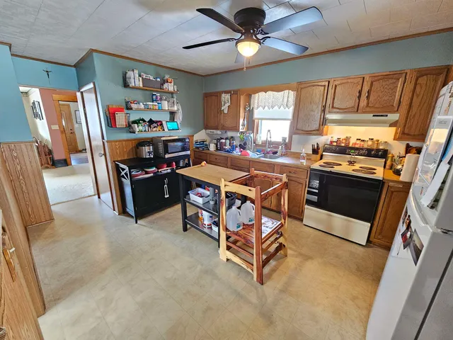 $145,000 | 313 East Dewey Street, Cassville, WI 53806