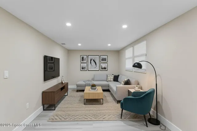 $324,900 | 1940 Dawn Drive, Melbourne, FL 32935