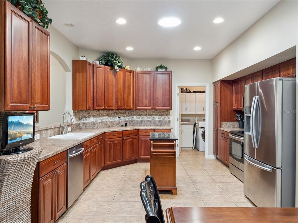 20639 Prince Ranier Place Leesburg, FL 34748 - Photo 13 of 64