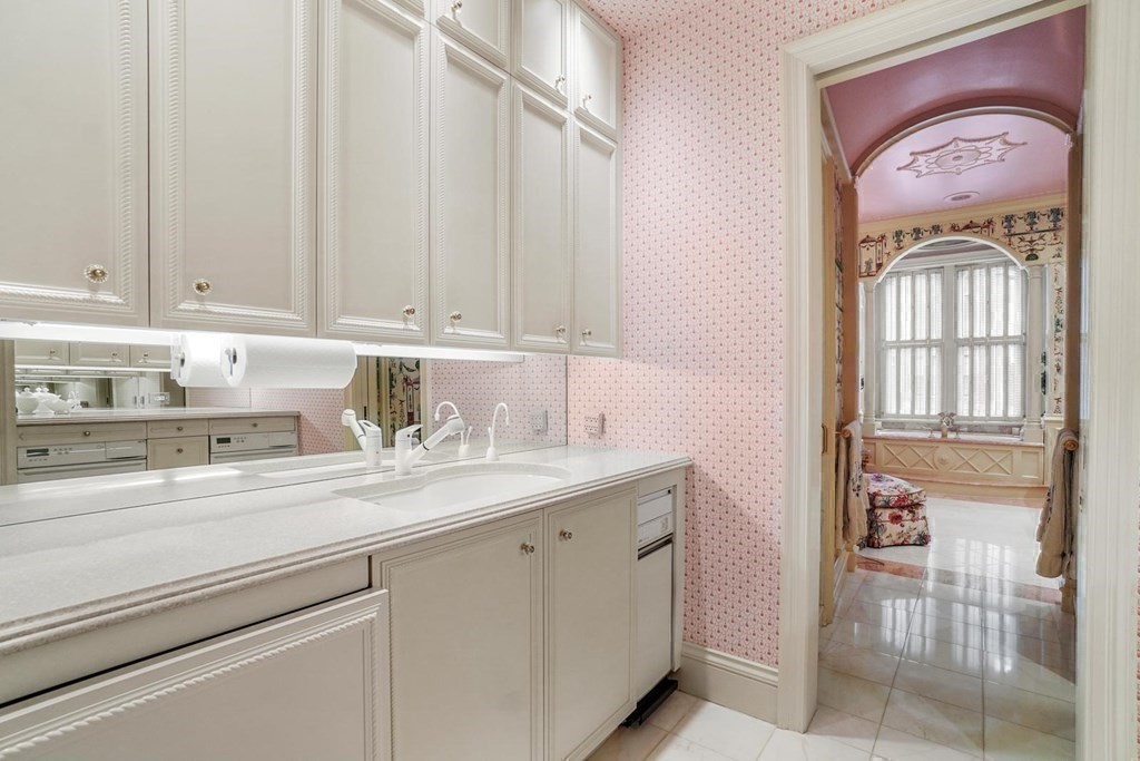 202 Beacon Street, Unit 3 Boston, MA 02116 - Photo 23 of 41