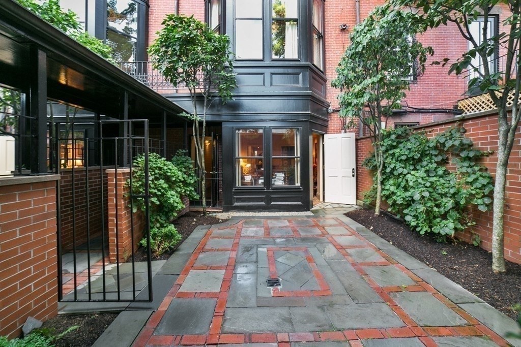 202 Beacon Street, Unit 3 Boston, MA 02116 - Photo 33 of 41