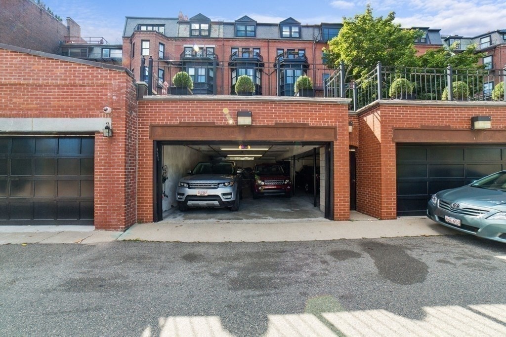 202 Beacon Street, Unit 3 Boston, MA 02116 - Photo 40 of 41