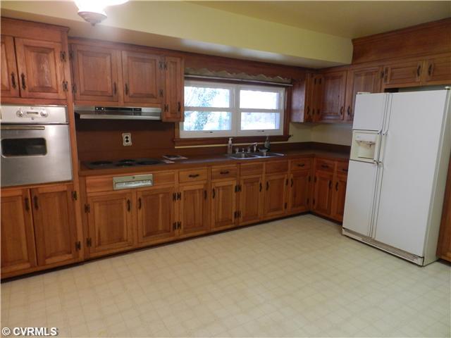 9118 Westone Road Mechanicsville, VA 23116 - Photo 3 of 12 Kitchen
