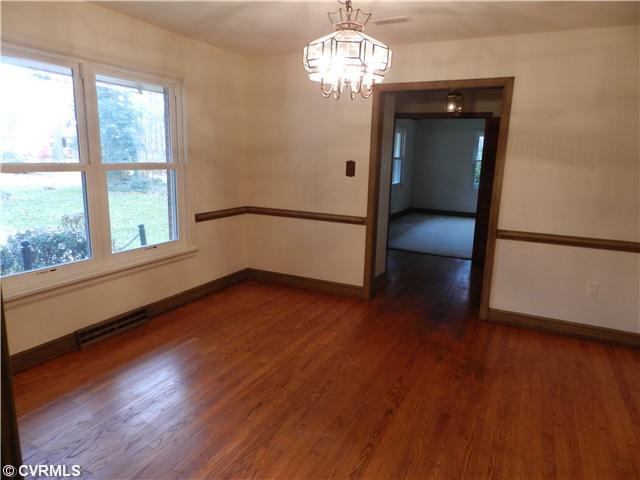 9118 Westone Road Mechanicsville, VA 23116 - Photo 4 of 12 Dining Room
