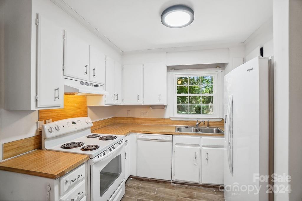 8218 Castlekeep Road Charlotte, NC 28226 - Photo 17 of 48 Gallery Image 17