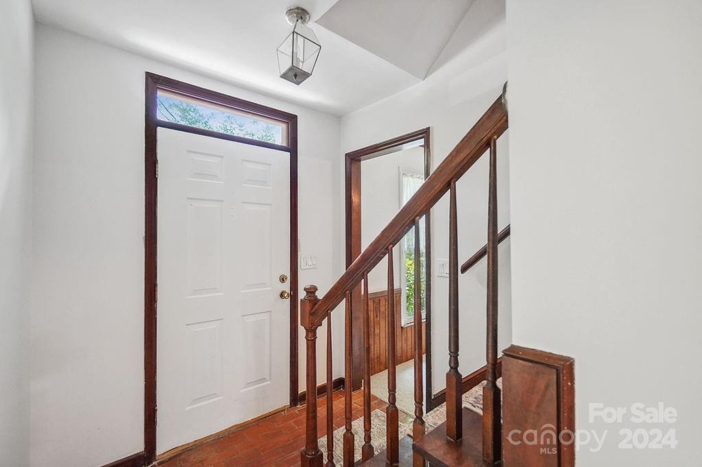 8218 Castlekeep Road Charlotte, NC 28226 - Photo 3 of 48 Gallery Image 3