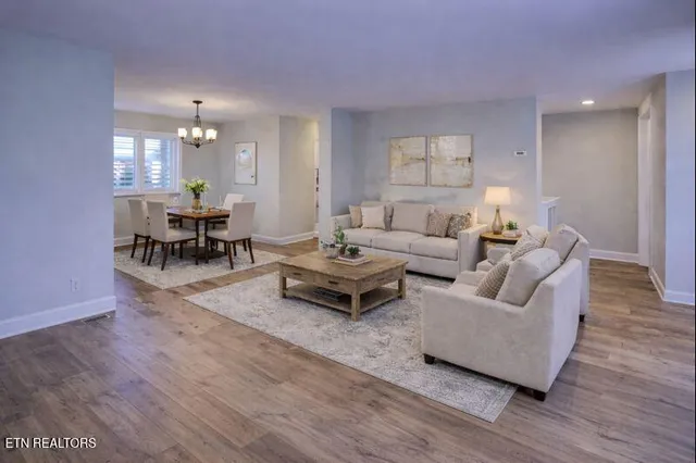 $697,000 | 309 Chuniloti Circle, Loudon, TN 37774