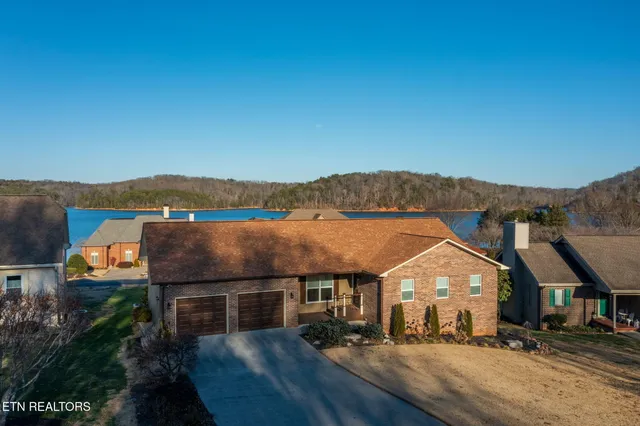 $697,000 | 309 Chuniloti Circle, Loudon, TN 37774