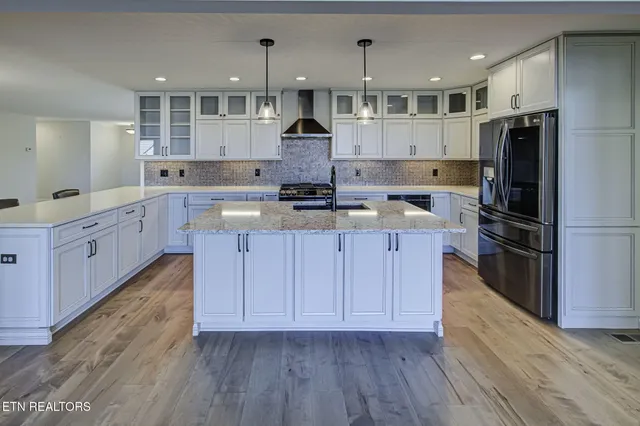 $697,000 | 309 Chuniloti Circle, Loudon, TN 37774