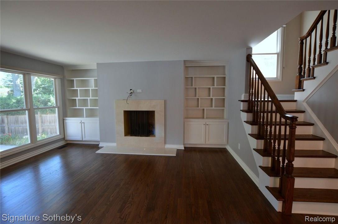 2427 Windemere Road Birmingham, MI 48009 - Photo 10 of 42 Great Room w/ Gas Fireplace