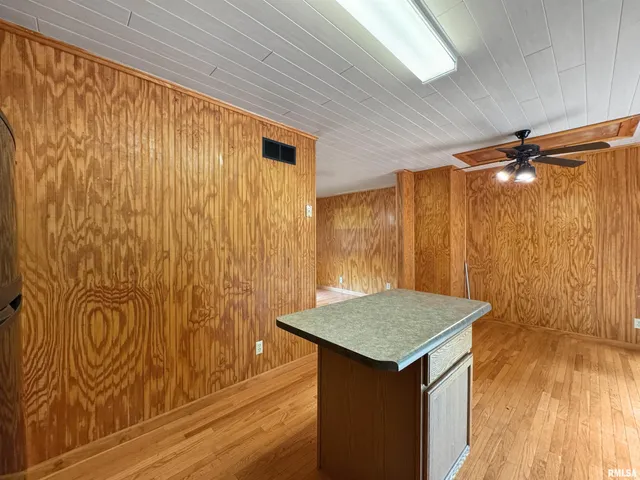 $349,900 | 18196-18200 River Road, Danvers, IL 61732