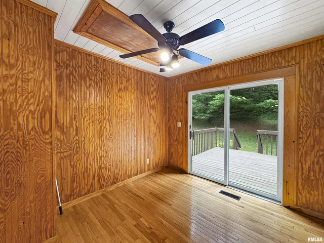 $349,900 | 18196-18200 River Road, Danvers, IL 61732