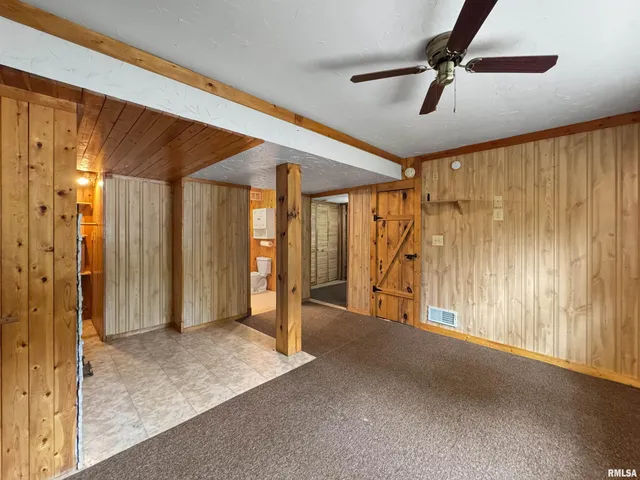 $349,900 | 18196-18200 River Road, Danvers, IL 61732