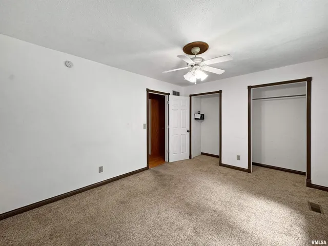 $349,900 | 18196-18200 River Road, Danvers, IL 61732