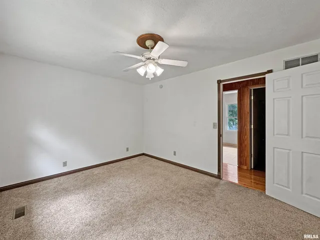 $349,900 | 18196-18200 River Road, Danvers, IL 61732