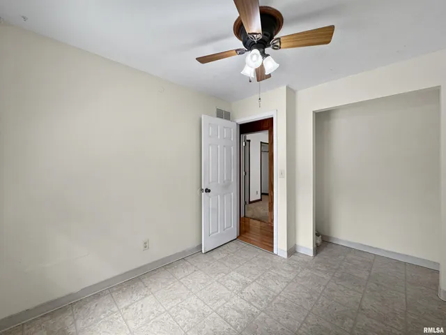 $349,900 | 18196-18200 River Road, Danvers, IL 61732