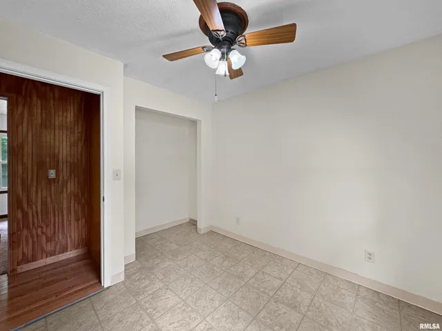 $349,900 | 18196-18200 River Road, Danvers, IL 61732