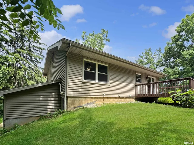 $349,900 | 18196-18200 River Road, Danvers, IL 61732