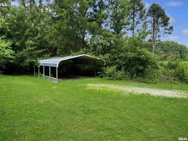 $349,900 | 18196-18200 River Road, Danvers, IL 61732