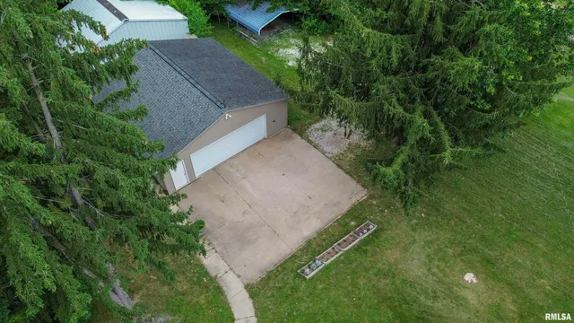 $349,900 | 18196-18200 River Road, Danvers, IL 61732