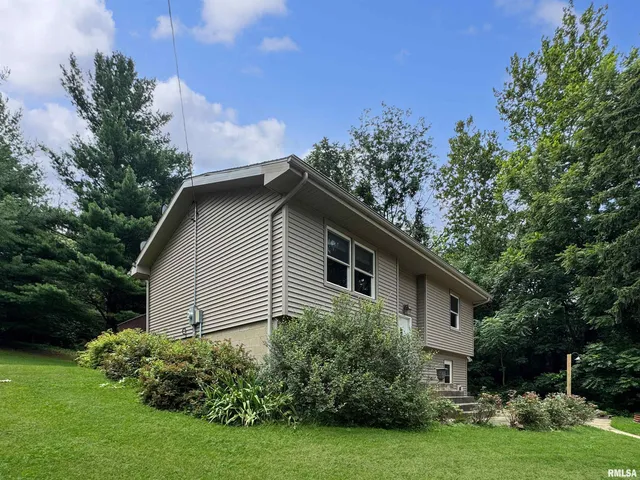 $349,900 | 18196-18200 River Road, Danvers, IL 61732