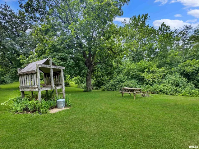 $349,900 | 18196-18200 River Road, Danvers, IL 61732