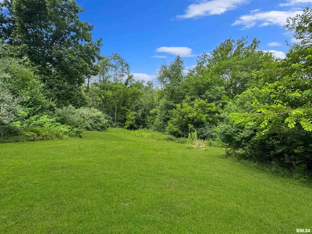 $349,900 | 18196-18200 River Road, Danvers, IL 61732