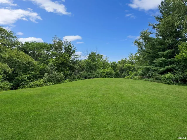 $349,900 | 18196-18200 River Road, Danvers, IL 61732