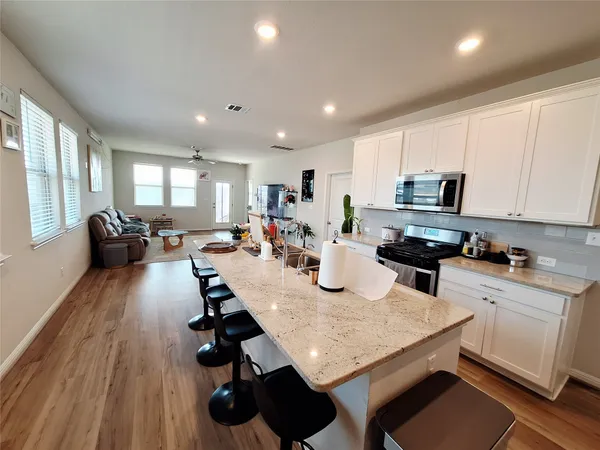 $1,975 | 417 Dipprey Lane, Georgetown, TX 78628