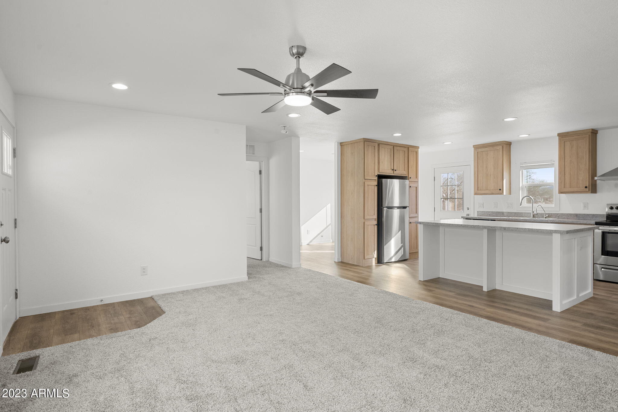 53019 West Century Road Maricopa, AZ 85139 - Photo 8 of 30 6-web-or-mls-53019-w-century-rd