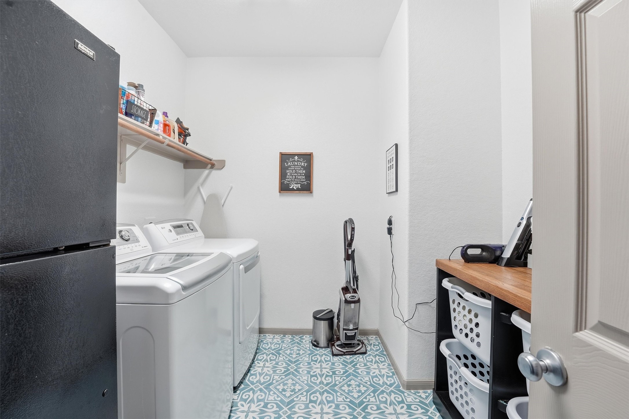 4735 Camp Creek Road Baytown, TX 77523 - Photo 24 of 41 a utility room with dryer and washer