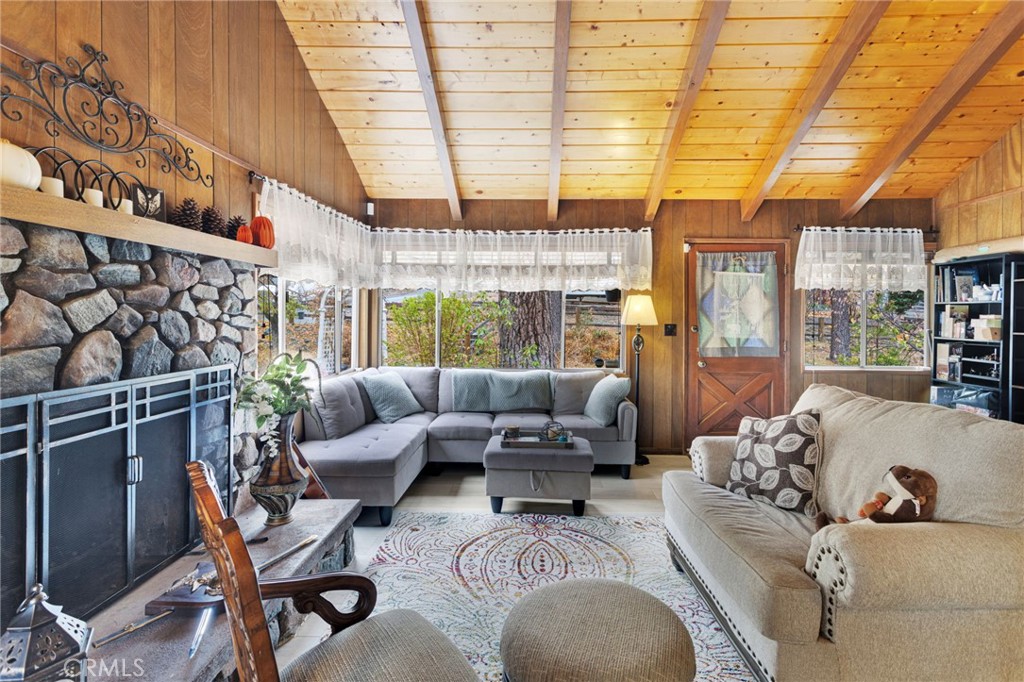 2046 Thrush Road Wrightwood, CA 92397 - Photo 13 of 44