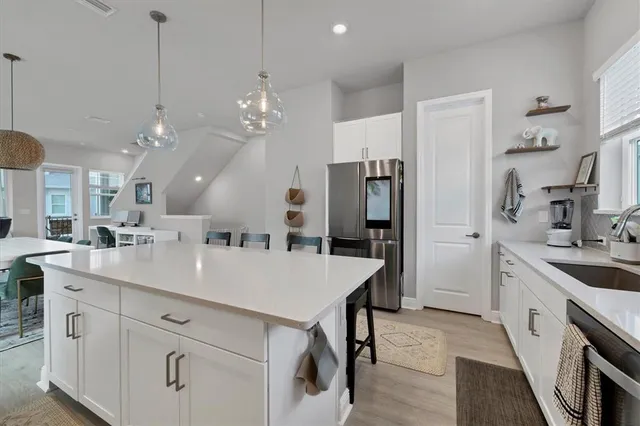 $3,600 | 2353 Lindstrom Street, Sarasota, FL 34237